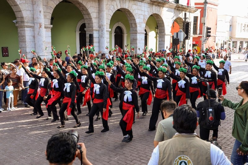 DESFILE DEL 20 DE NOVIEMBRE DARÁ PREMIOS DE HASTA $10 MIL