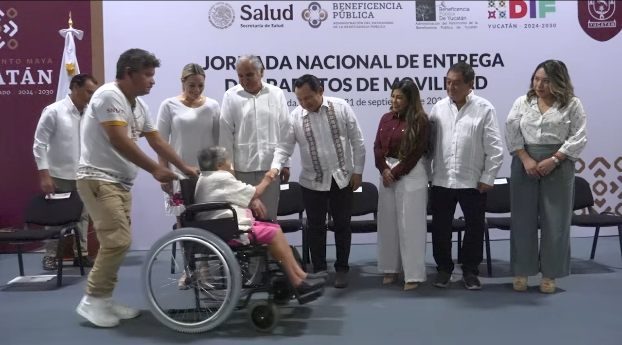 PERSONAS CON DISCAPACIDAD RECIBEN APARATOS QUE FACILITARAN SU MOVILIDAD