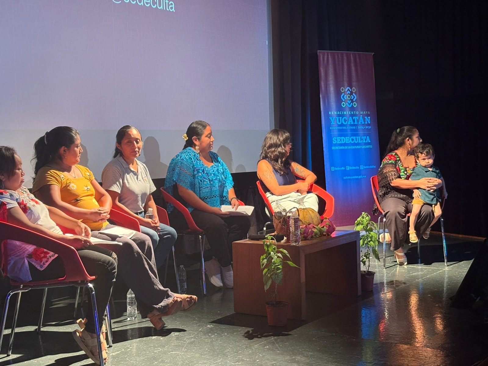 BUSCAN PRESERVAR Y FORTALECER LOS SABERES DE LA COCINA Y LA MILPA MAYA