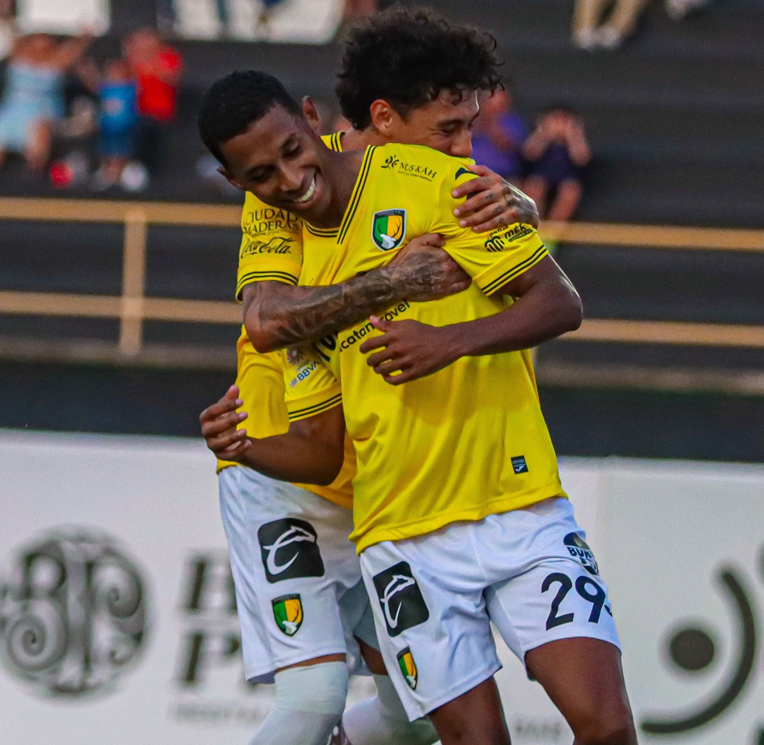 SLEYTHER HACE 3 GOLES A DORADOS 