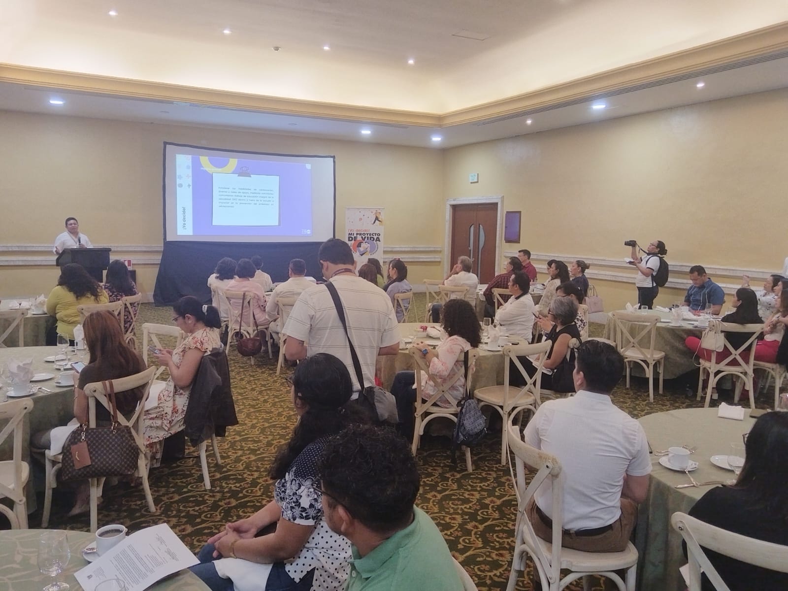 BUSCAN PREVENIR EL EMBARAZO EN ADOLESCENTES