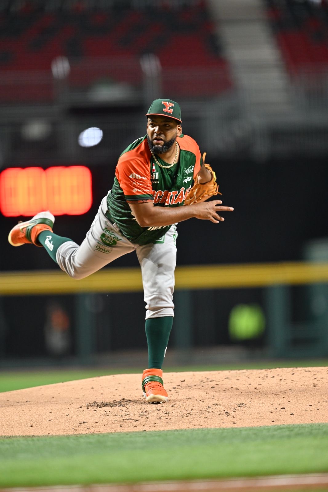 DIABLOS GANÓ A LEONES; GRAN PITCHEO DEL MELENUDO DESPAIGNE