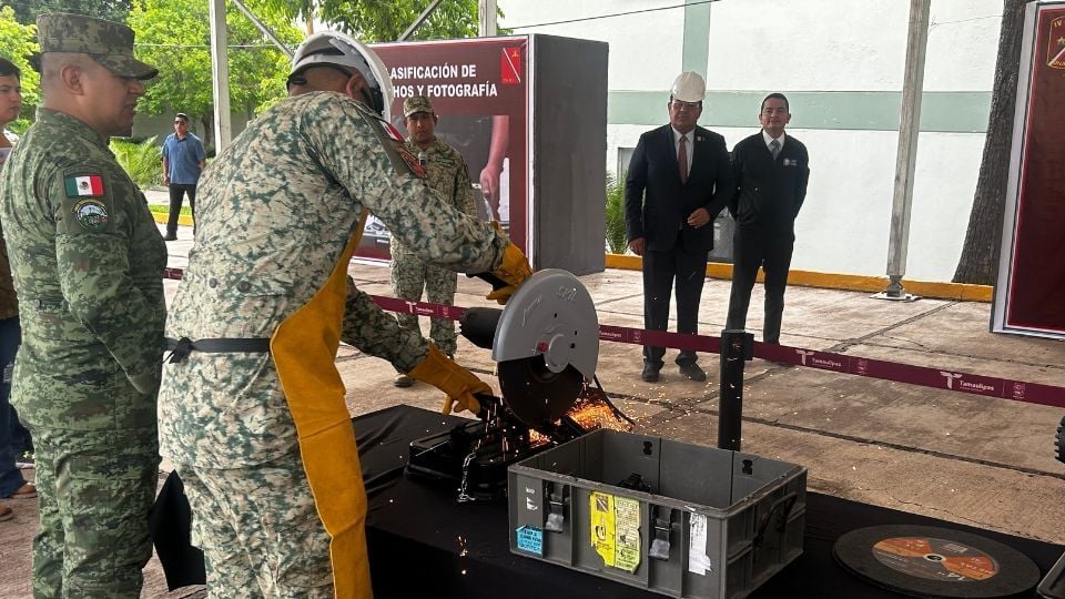 DESTRUYE ARMAMENTO EL EJÉRCITO MEXICANO