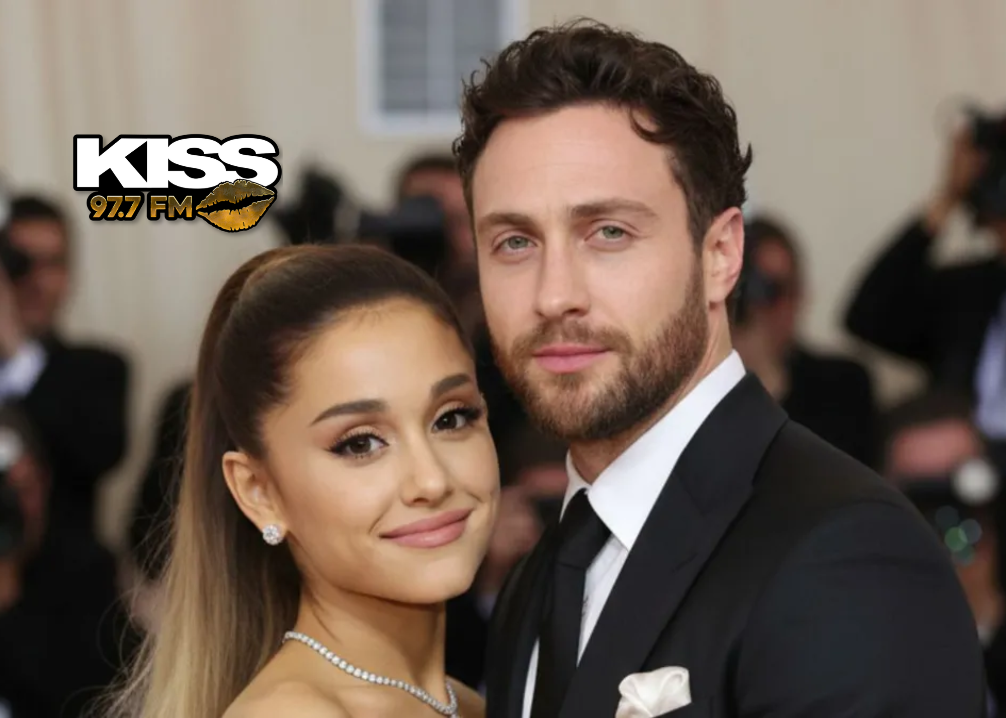 ¿Ariana Grande y Aaron Taylor-Johnson están saliendo?