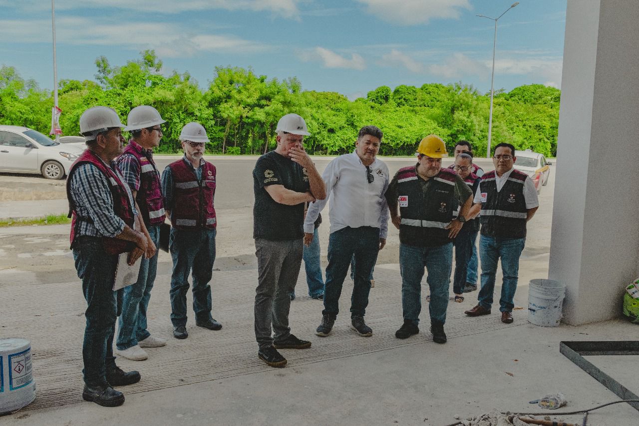 SUPERVISAN TRABAJOS EN SUBESTACIONES DE BOMBEROS